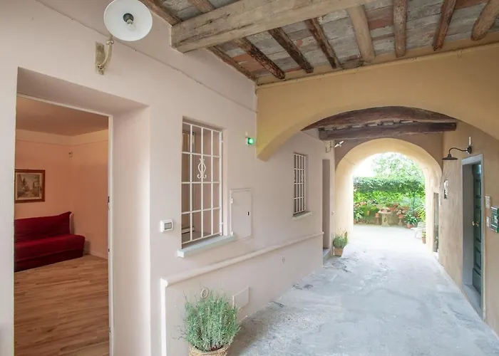 Charming In With Included Parking Lastra a Signa