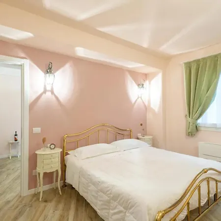 Charming In With Included Parking Apartment *